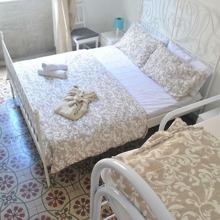 Sunrise Hostel & Rooms ปาแลร์โม ภายนอก รูปภาพ