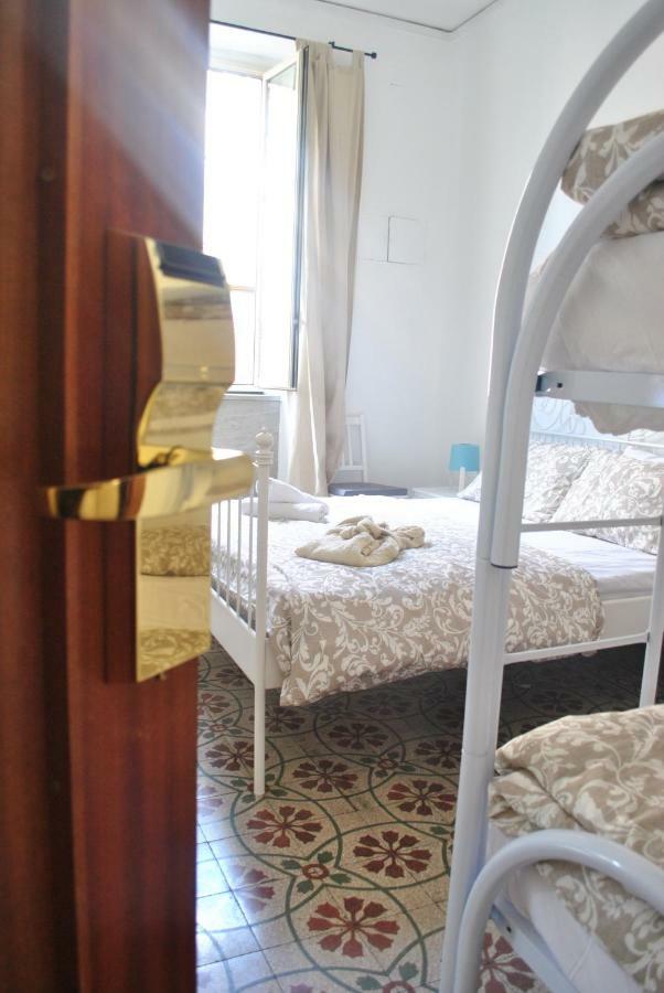 Sunrise Hostel & Rooms ปาแลร์โม ภายนอก รูปภาพ