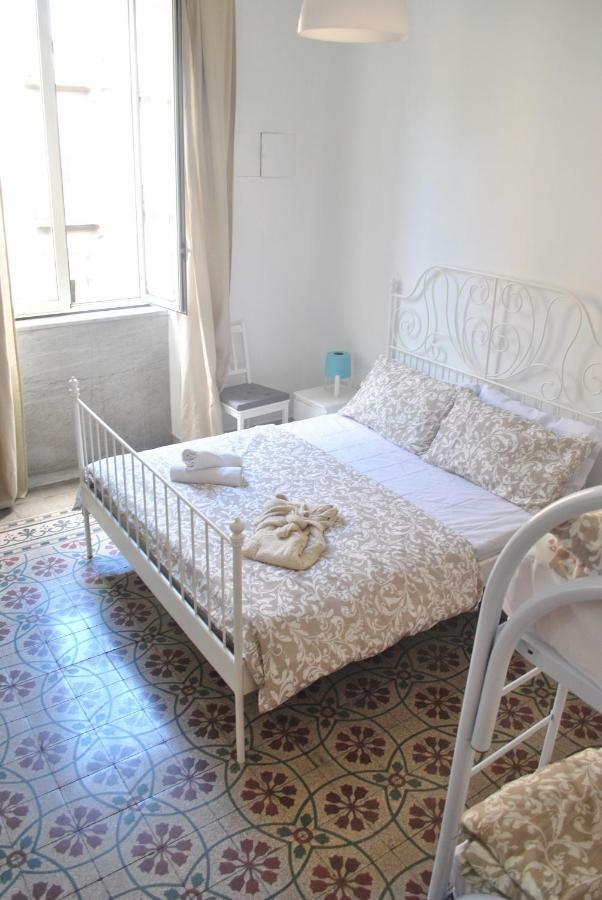 Sunrise Hostel & Rooms ปาแลร์โม ภายนอก รูปภาพ