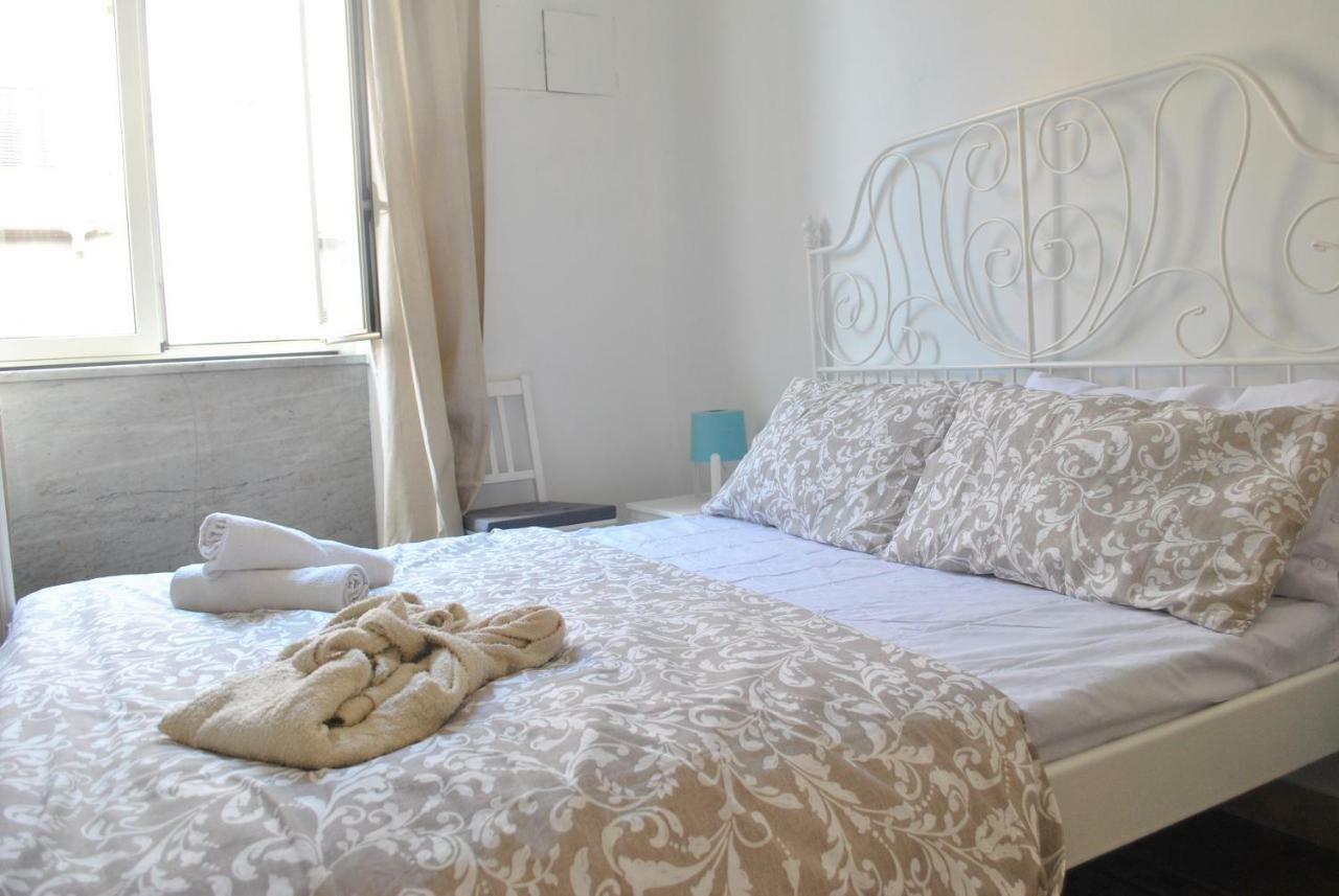 Sunrise Hostel & Rooms ปาแลร์โม ภายนอก รูปภาพ